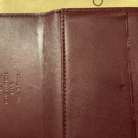 Louis Vuitton Wallet - Picture 11 of 11